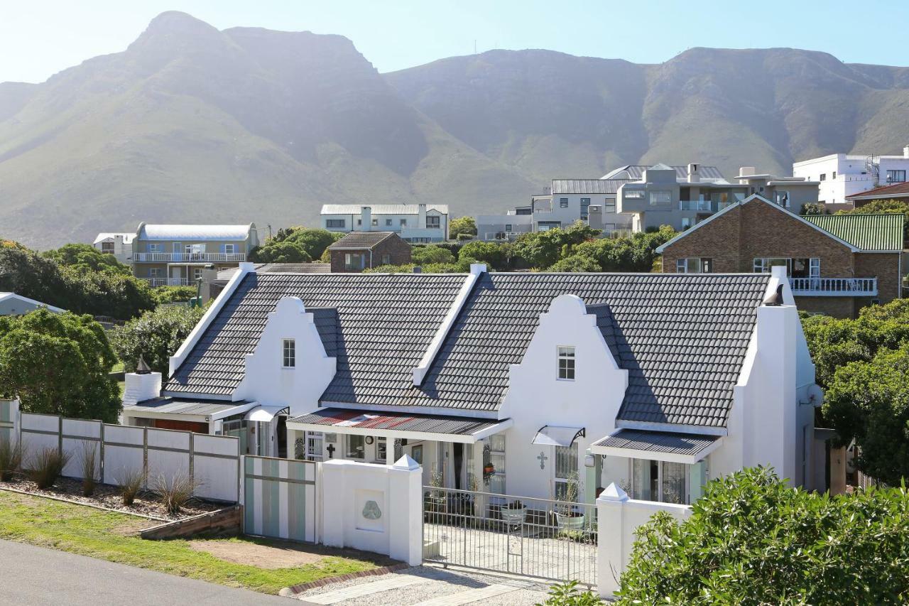 A Thyme And Plaice Hotel Hermanus Exterior photo