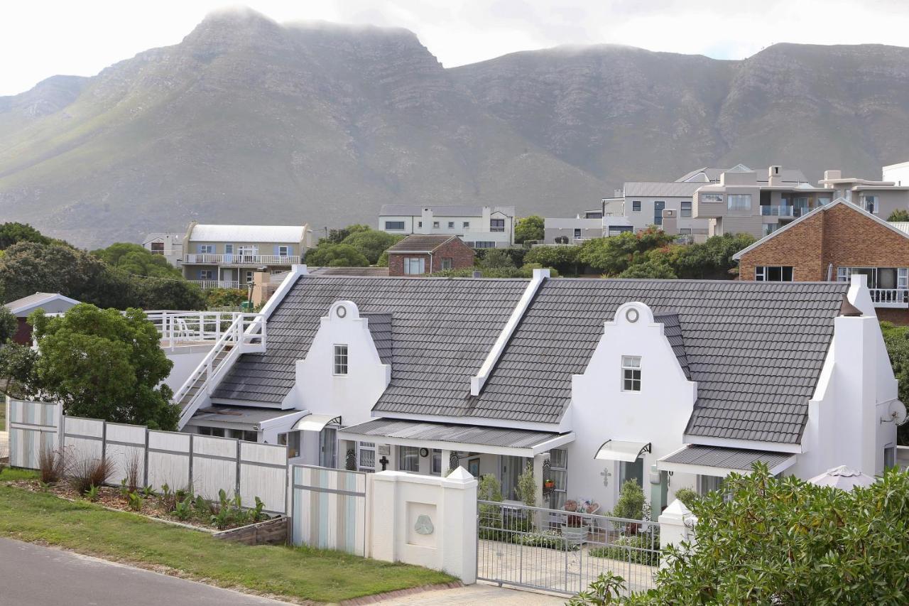 A Thyme And Plaice Hotel Hermanus Exterior photo